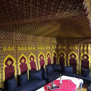 Basic Kamer met een King Size Bed